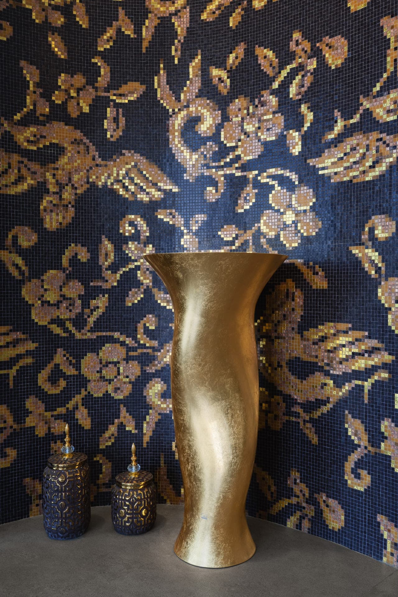 Grande Showroom Photoshoot (image 45)